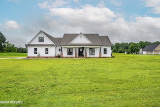 30 Cabin Creek Ln, Clinton, NC 28328