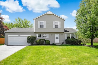 1400 Carleton Cir, Naperville, IL 60565