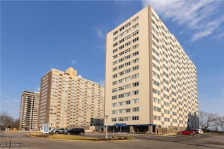 12520 Edgewater Dr Unit 705, Lakewood, OH 44107