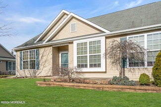 22 Winkle Ct, Manchester, NJ 08759