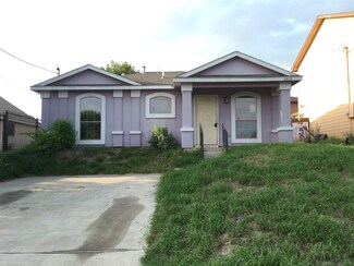 2610 Ventura St, Laredo, TX 78040