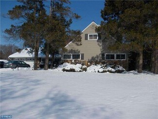 114 Forsythia Dr N, Levittown, PA 19056