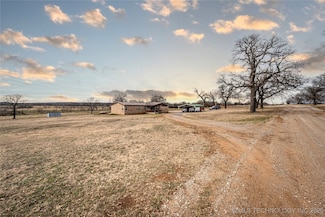 25209 E County Road 1730, Elmore City, OK 73433