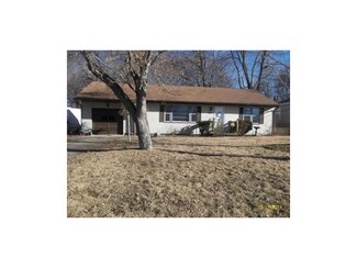 1303 N Mccoy St, Independence, MO 64050