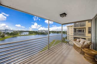 3095 N Course Dr Unit 811, Pompano Beach, FL 33069