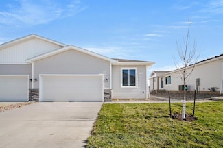 1576 Foxtail Dr SE, Altoona, IA 50009
