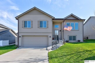 16619 Potter St, Bennington, NE 68007