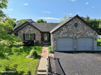 9 West Ave, Elysburg, PA 17824