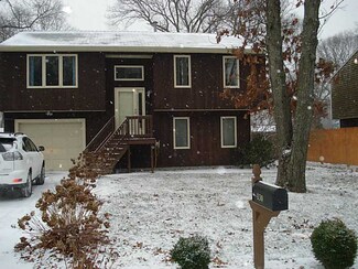 130 Spring Grove Ave, Warwick, RI 02889