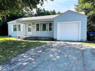 1659 SW 21st St, Topeka, KS 66604