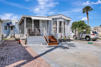 976 Nettles Blvd, Jensen Beach, FL 34957