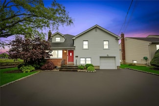 244 S Park Ave, Rockville Centre, NY 11570