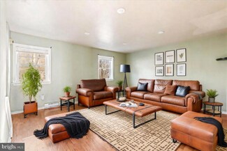 3 Berger Ln, Schwenksville, PA 19473