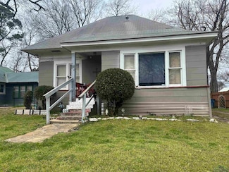 1607 E Crockett St, Marshall, TX 75670