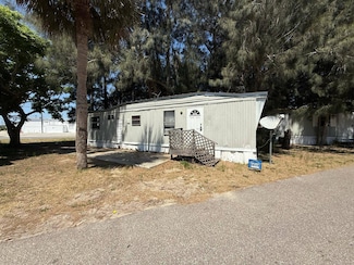904 Monopoly Ln, Cocoa, FL 32922