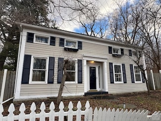 750 Route 9w, Glenmont, NY 12077
