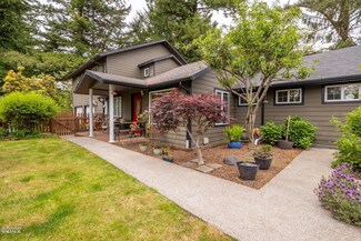 1134 SE River Rd, Toledo, OR 97391
