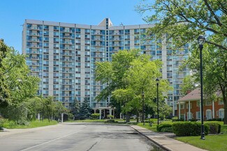 40 N Tower Rd Unit 11K, Oak Brook, IL 60523