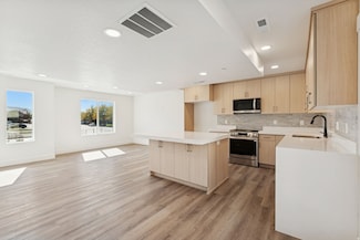 256 N Main St, Bountiful, UT 84010