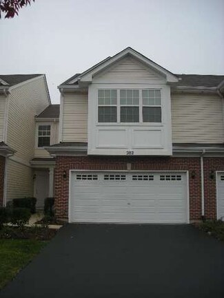 202 S Oak Creek Ln, Romeoville, IL 60446