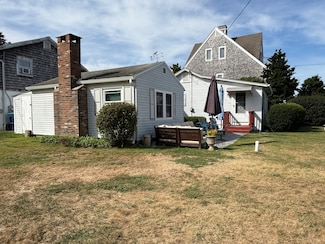 2 Reed Ave, Waterford, CT 06385