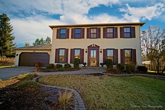 934 Oakleaf Ct, Naperville, IL 60540