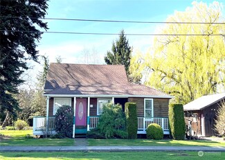 811 Nooksack Ave, Nooksack, WA 98247