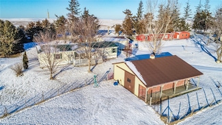 2189 155th St, Lowden, IA 52255