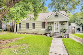 1720 18th St, Huntsville, TX 77340