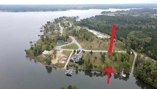 242 Gardenia Dr, Ninety Six, SC 29666