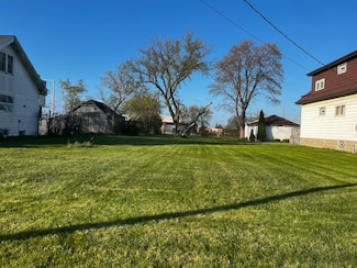 8748 W Fond du Lac Ave, Milwaukee, WI 53225