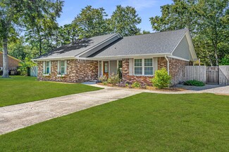 1247 Oxbow Dr, Charleston, SC 29412