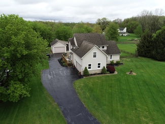 9888 Fountain Ln Unit 34, Fowlerville, MI 48836