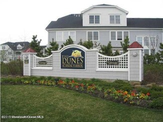 81 Golden Eye Ln, Port Monmouth, NJ 07758