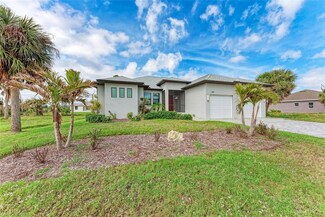 237 W Pine Valley Ln, Rotonda West, FL 33947