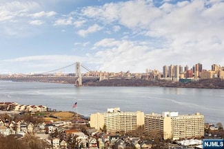 100 Carlyle Dr Unit 10LS, Cliffside Park, NJ 07010