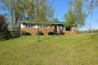 414 N 6th St, Muscoda, WI 53573