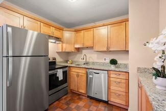 8 Kittredge St Unit 13, Roslindale, MA 02131