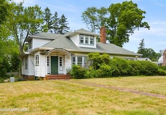 123 W Main St, Freehold, NJ 07728