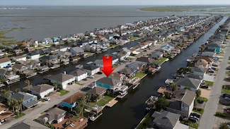 1003 Redfish St, Hitchcock, TX 77563
