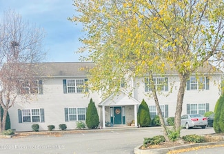 606 Marion Ln, Moosic, PA 18507