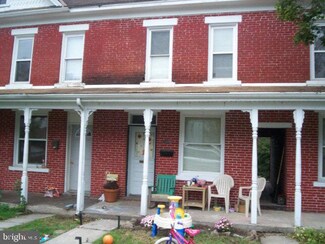 426 Locust St, Burnham, PA 17009