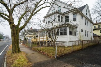 558 Dickinson St, Springfield, MA 01108