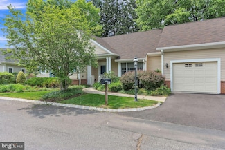 4 Birchwood Ct, Princeton, NJ 08540