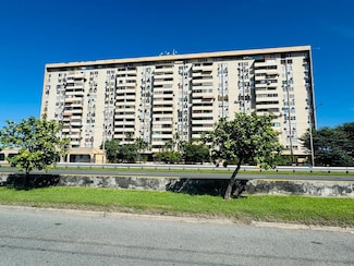 COND. GOLDEN VIEW Marginal Baldorioty Unit 507, Carolina, PR 00983
