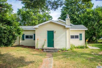 210 Maple St, Leslie, MI 49251