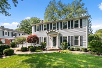 958 N Arrowhead Dr, Palatine, IL 60074