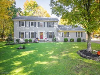 17986 Harvest Dr, Chagrin Falls, OH 44023