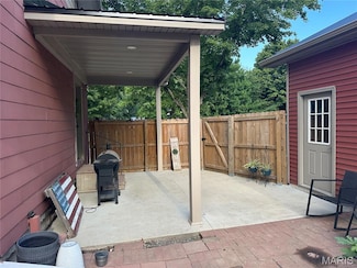 318 W Main St, Oakdale, IL 62268