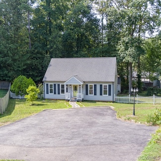 8406 Den Bark Dr, North Chesterfield, VA 23235